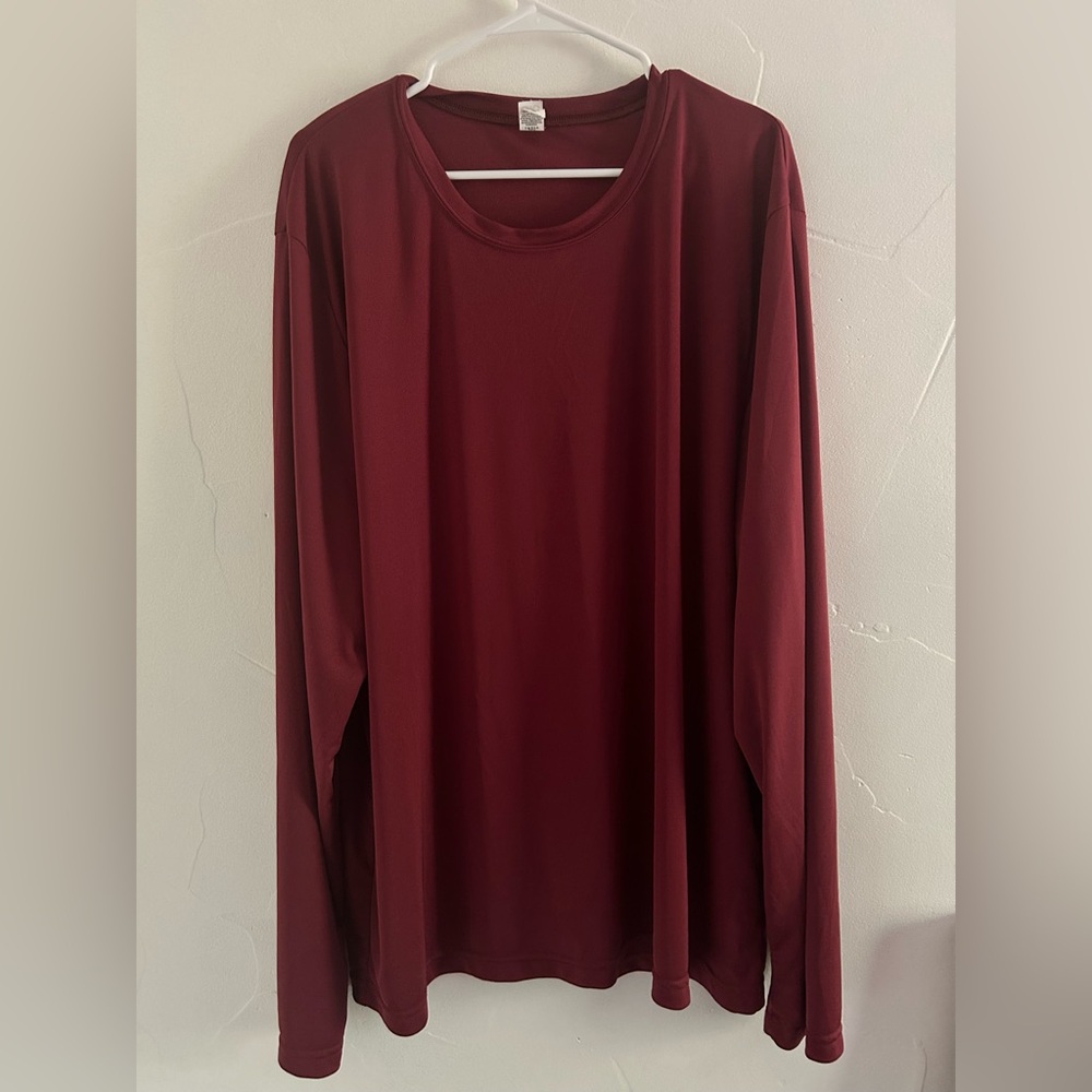 ALO yoga men’s long sleeve top